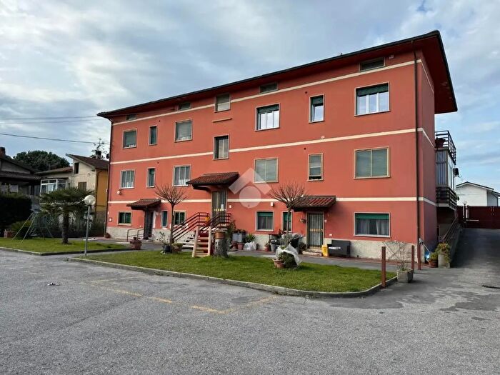 Appartamento trilocale in vendita in Via dei Garofani, Ponte Buggianese