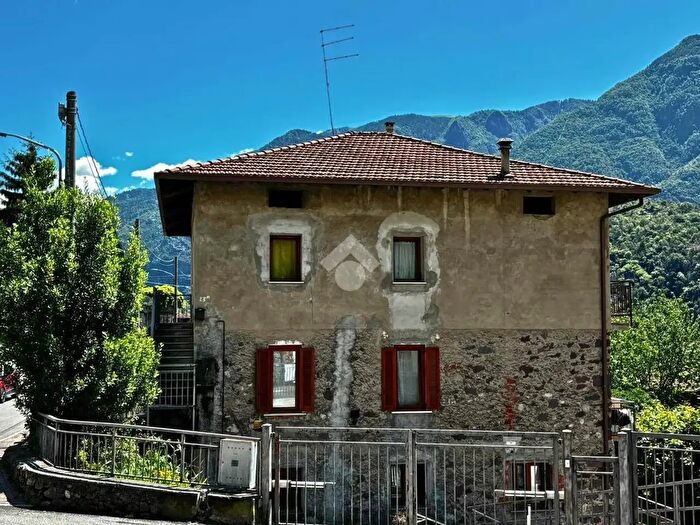 Appartamento trilocale in vendita in Via Fontanico, Darfo Boario Terme