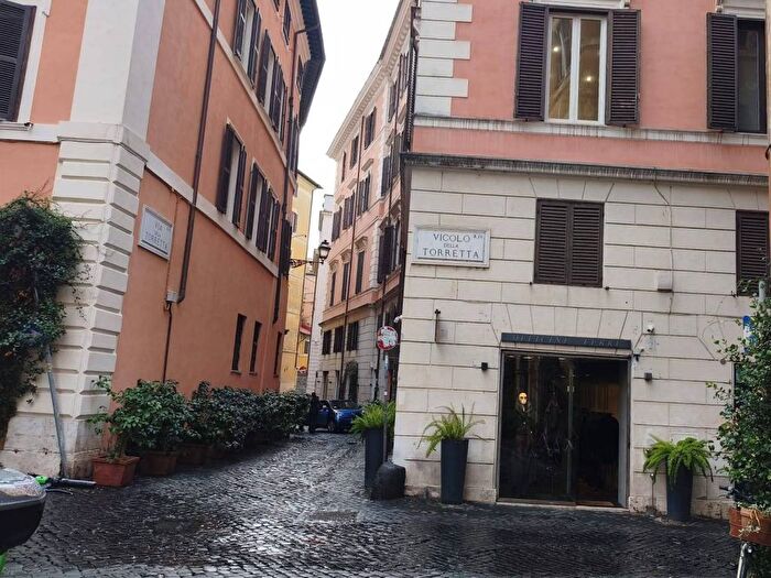 Appartamento bilocale in affitto in Vicolo della Torretta, Montecitorio, Roma