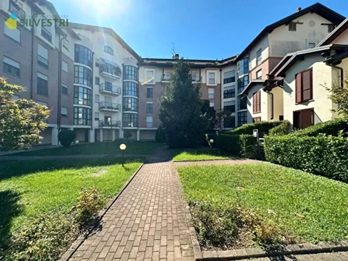 Appartamento quadrilocale in vendita in Novara