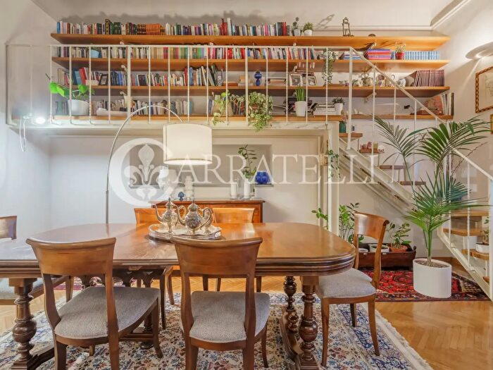 Appartamento con 8 locali in vendita in Via Solferino, Firenze