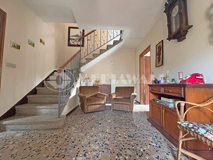 Casa con 7 locali in vendita in Via Tarabin, Budoia