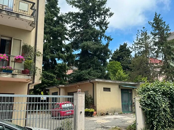 Appartamento con 5 locali in vendita in Via Paparo, Vibo Valentia