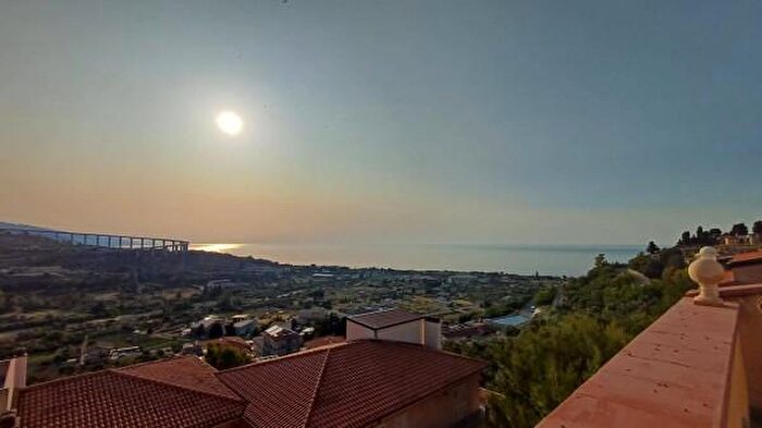 Appartamento quadrilocale in vendita in Contrada Bucalino, Santo Stefano Di Camastra