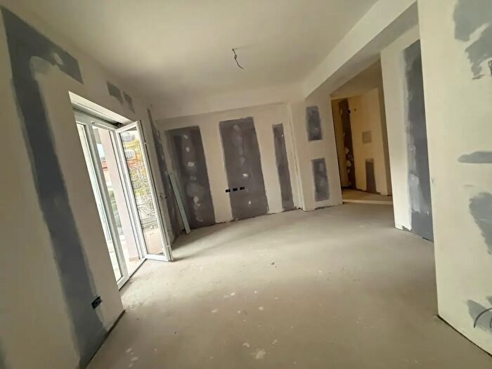 Appartamento con 5 locali in vendita in Carlo Santini, Tolentino