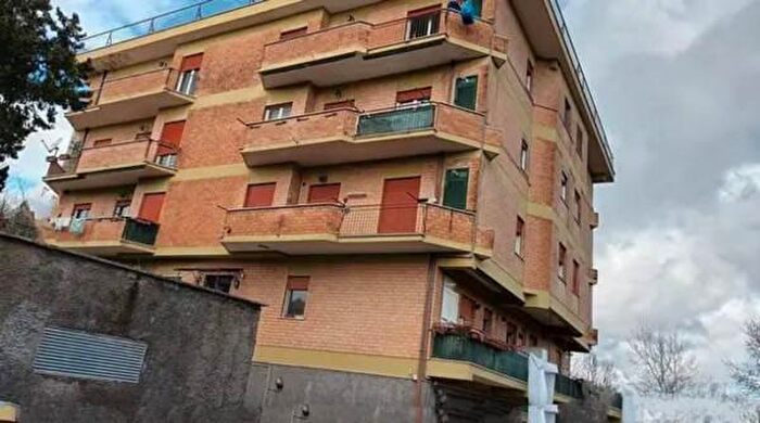 Appartamento con 6 locali in vendita in Viale Santa Liberata, Ciciliano