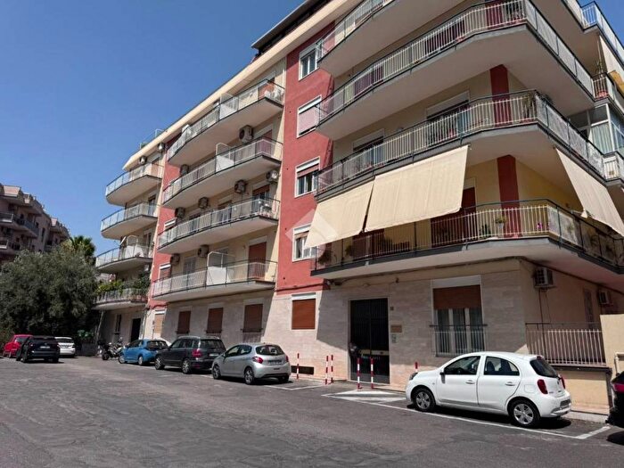 Appartamento trilocale in affitto in Via Novara, Vulcania Sanzio, Catania
