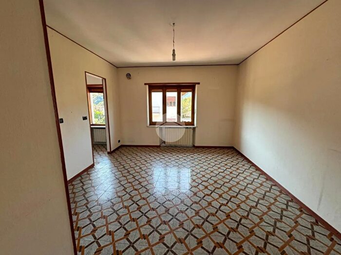 Appartamento quadrilocale in vendita in Via San Martino, Giaveno