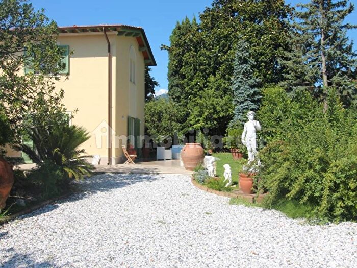 Casa con 6 locali in affitto in Via Emilia, Centro, Forte dei Marmi