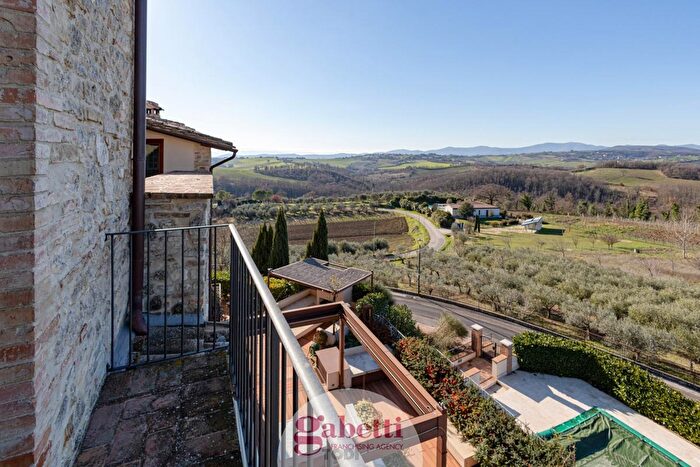 Appartamento con 5 locali in vendita in Via Belfiore, Montecastrilli