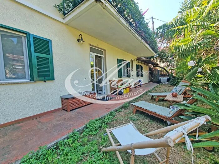 Appartamento quadrilocale in vendita in Lerici