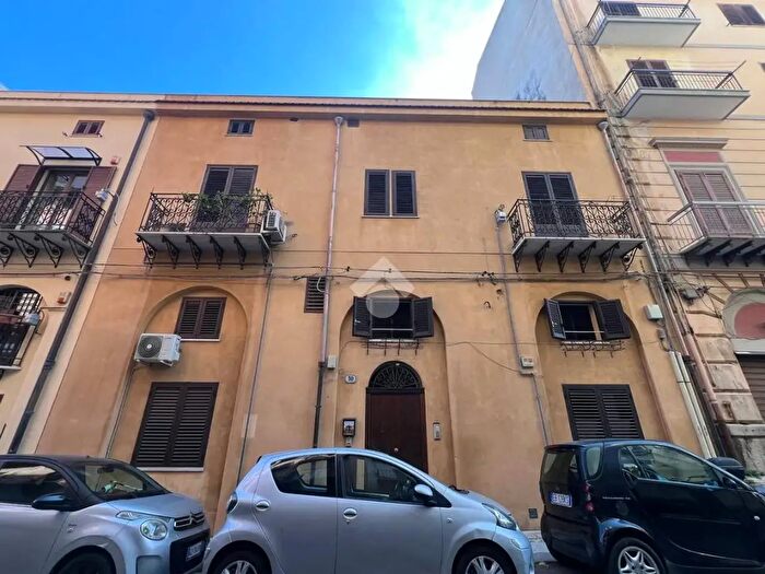 Appartamento quadrilocale in vendita in Via Giuseppe Whitaker, Palermo