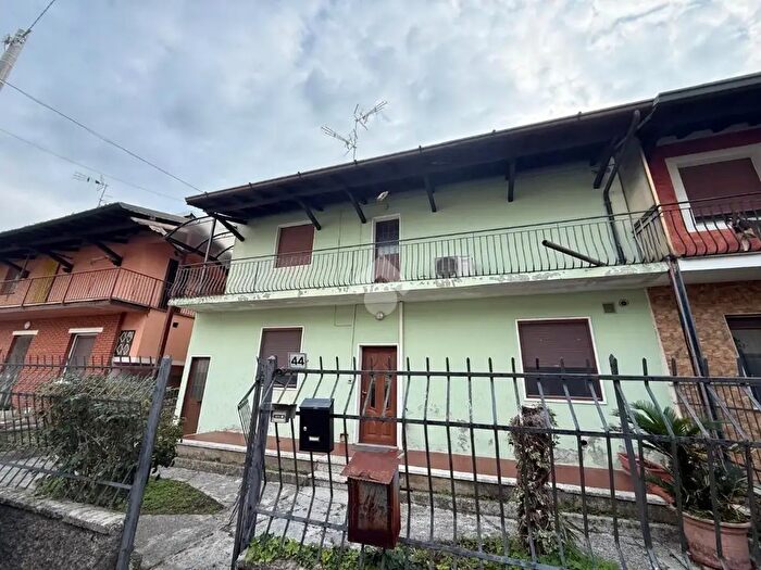 Casa quadrilocale in vendita in Via l Bona, Rovato