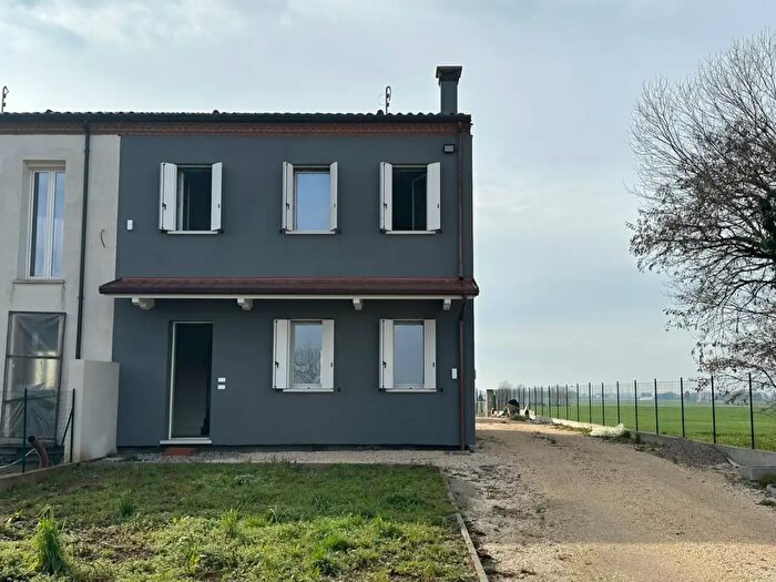 Casa quadrilocale in vendita in Via Luppia Alberi Snc, Montagnana