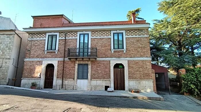 Casa trilocale in vendita in Via Magenta Montorio nei Frentani, Montorio Nei Frentani