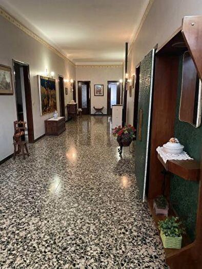 Appartamento con 10 locali in vendita in Arcola