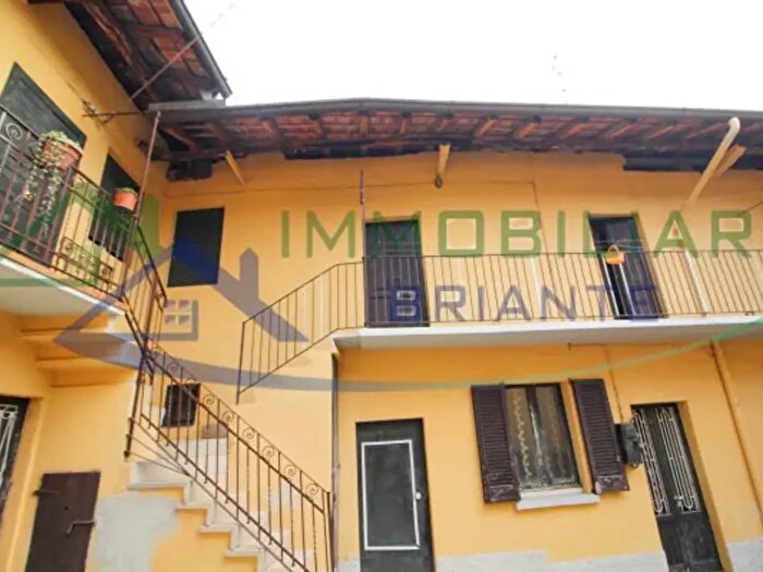 Appartamento quadrilocale in vendita in Via Genova, Casorate Sempione