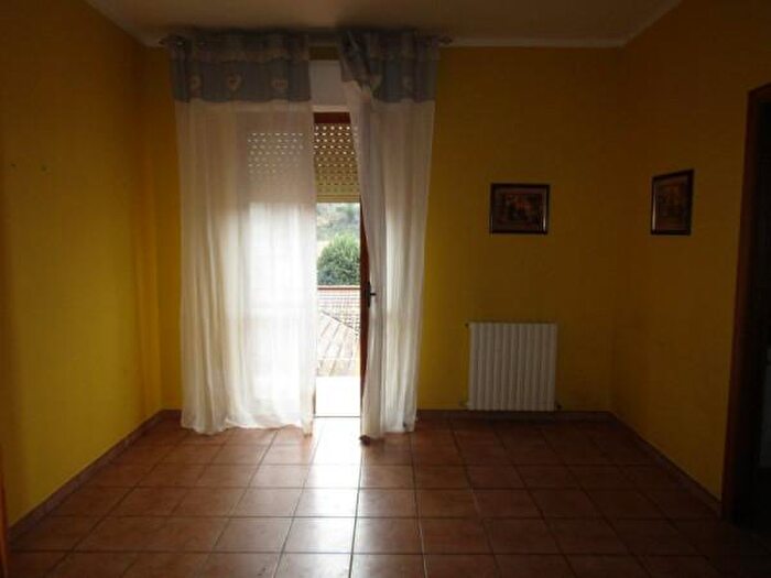 Appartamento con 5 locali in vendita in Via Giovanni Amendola, Monte Roberto