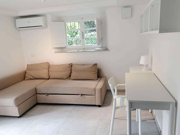 Appartamento bilocale in affitto in Viale Roma, Rinchiostra Quercioli, Massa