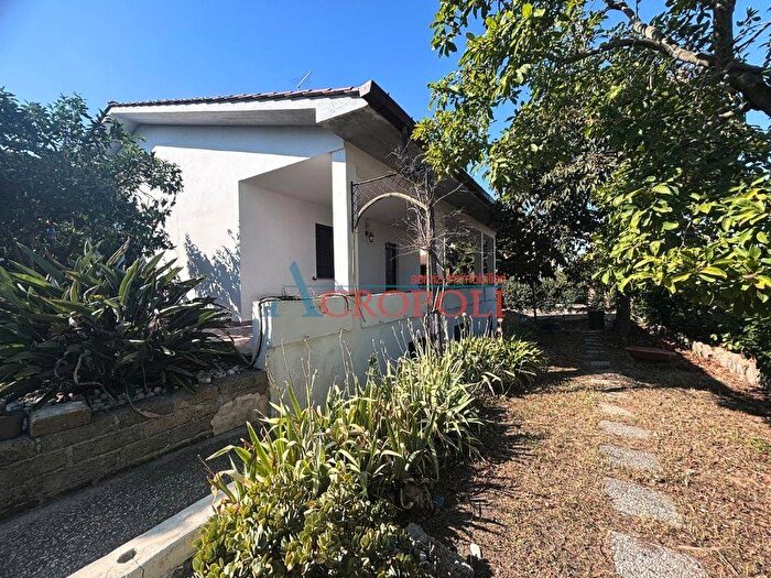 Casa quadrilocale in vendita in via Dei Sambuchi, Ponton Dell'elce, Anguillara Sabazia