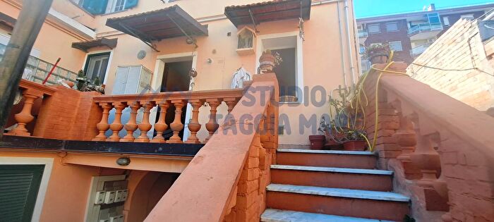 Casa trilocale in vendita in Via Aurelia Levante, Taggia