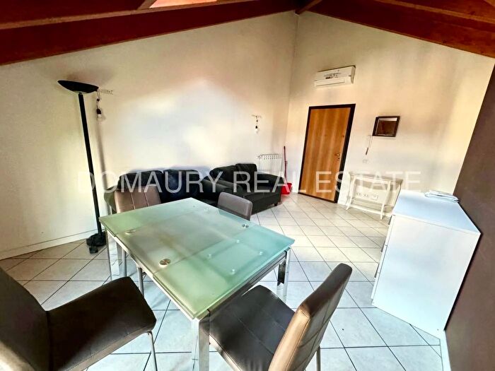 Appartamento trilocale in affitto in Via Spartaco Milano, Milano