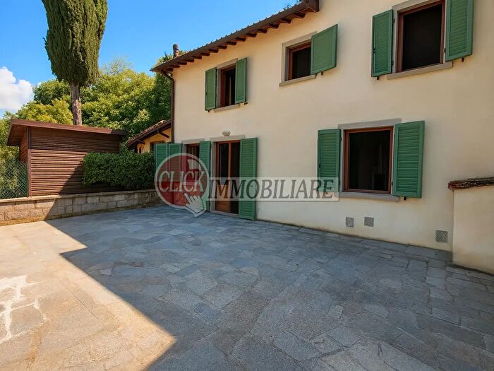 Casa quadrilocale in vendita in Vicchio