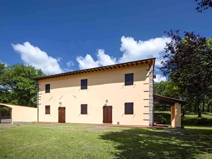 Casa con 14 locali in vendita in Via di Spazzavento, Scarperia e San Piero