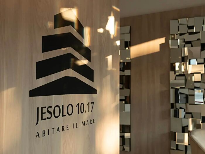 Appartamento quadrilocale in vendita in Piazza Brescia, Jesolo