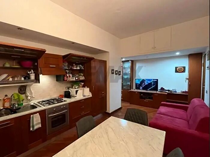 Appartamento trilocale in vendita in Via Confalonieri, Sesto San Giovanni