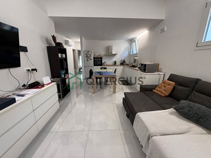 Appartamento trilocale in vendita in Via Carlo Ridolfi, Centro, Lonigo