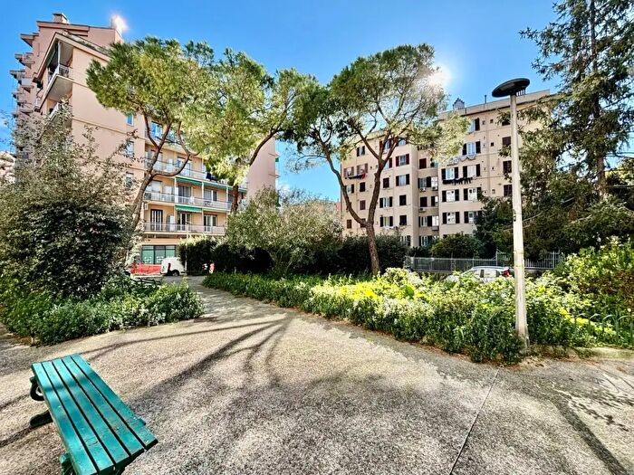 Appartamento con 5 locali in vendita in Viale Pio VII, Genova