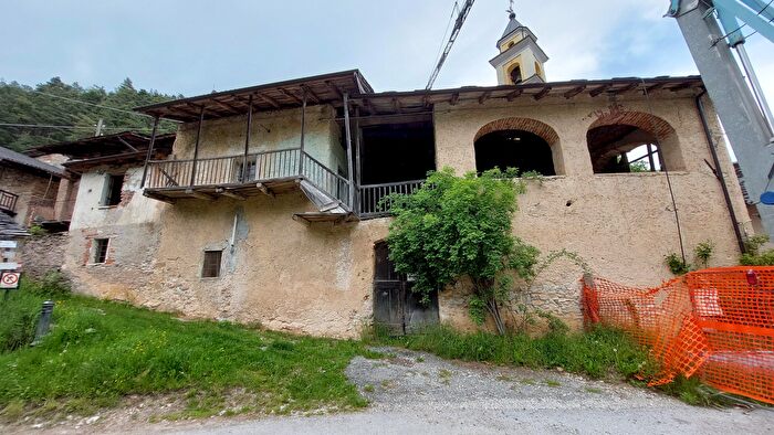 Casa con 9 locali in vendita in Regione Moschieres Ruata Prato, Dronero