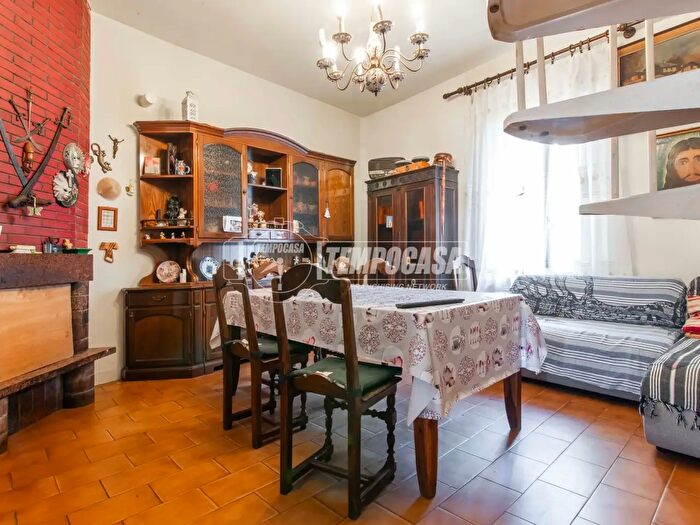 Appartamento con 5 locali in vendita in Via Camillo Benso Conte di Cavour, Gorla Maggiore
