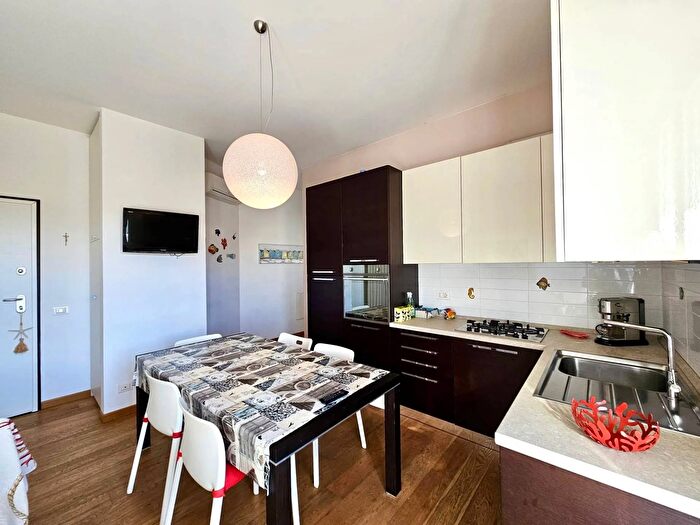 Appartamento trilocale in vendita in Via Spontini a, Civitanova Marche