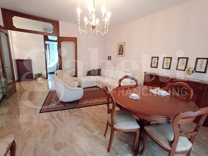 Appartamento con 6 locali in vendita in Cavarzere Via dei Martiri, Cavarzere