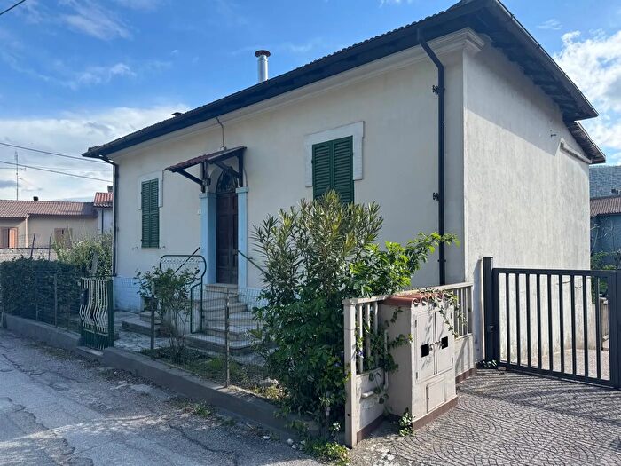 Casa trilocale in vendita in Casetta in Strada del Rancio Marmore, Terni