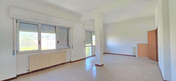 Appartamento con 8 locali in vendita in Piazza Q Sella, Iglesias