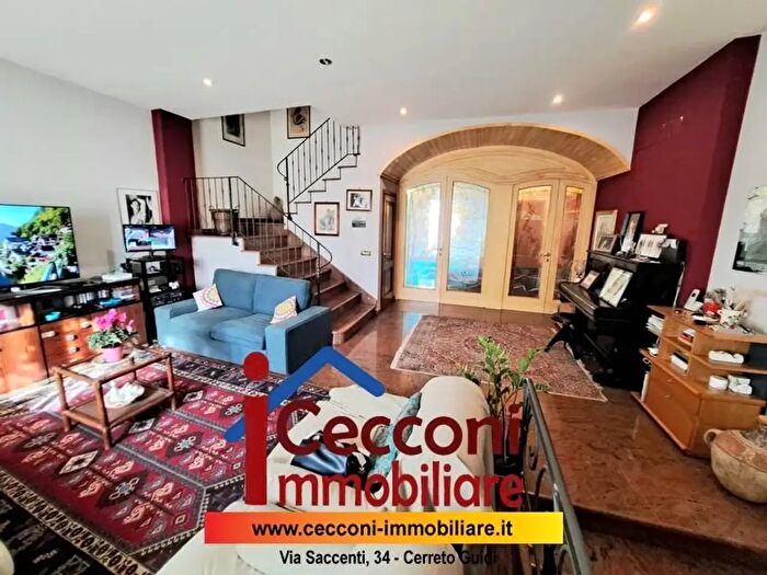 Casa con 8 locali in vendita in Empoli