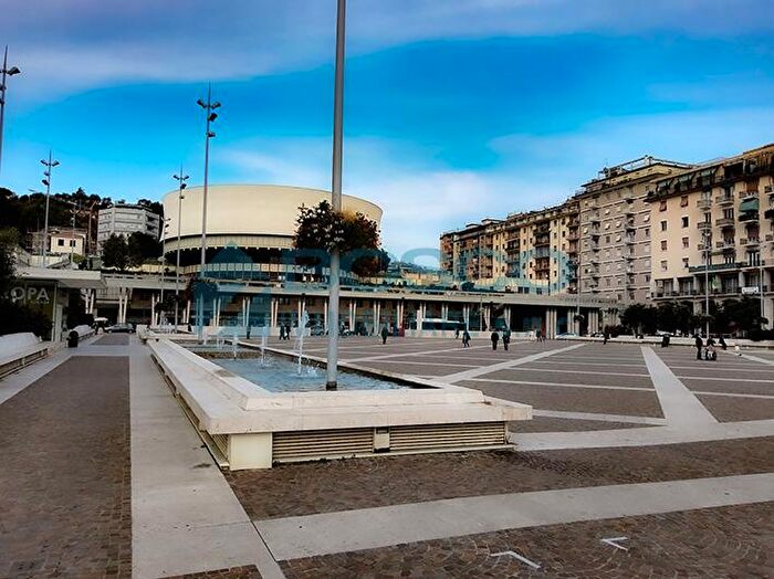 Appartamento con 6 locali in vendita in Via Vittorio Veneto, La Spezia