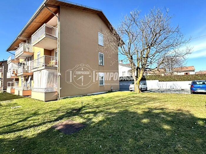 Appartamento con 5 locali in vendita in Via Adriano Olivetti, Strambino