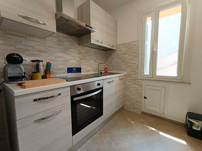 Appartamento trilocale in affitto in via saredo, Legino Zinola Fornaci, Savona