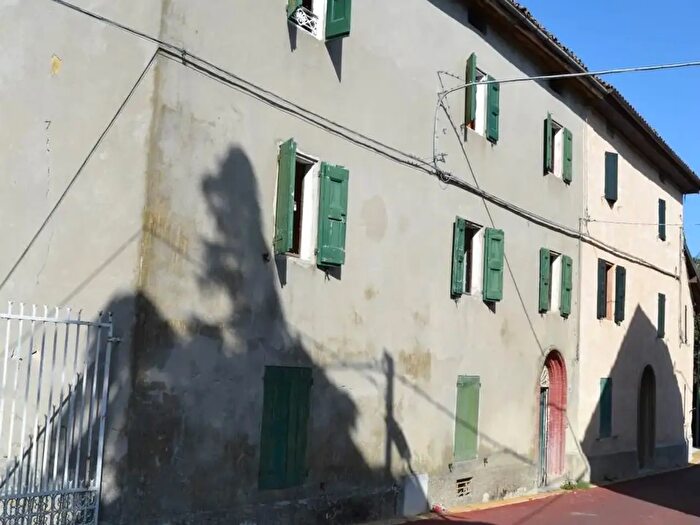 Casa con 12 locali in vendita in Località Casetta, Monzuno