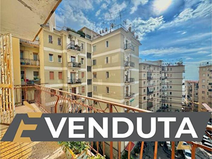 Appartamento con 5 locali in vendita in Via Kagoshima, Napoli