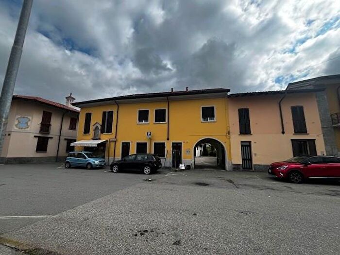 Casa bilocale in vendita in Robecchetto Con Induno