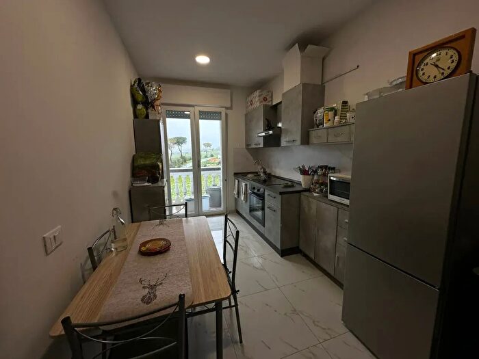 Appartamento quadrilocale in affitto in Strada Marina Media, Elice