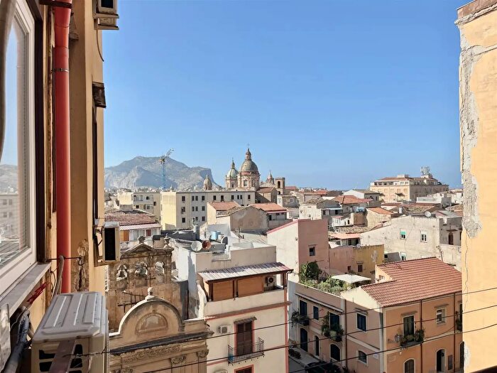Appartamento trilocale in vendita in Palermo