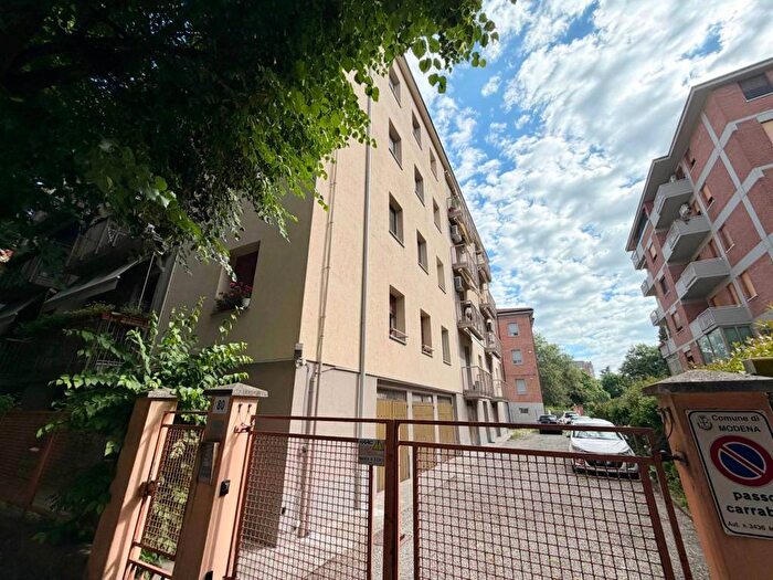 Appartamento quadrilocale in affitto in Via Adolfo Venturi, Buon Pastore Parco Amendola, Modena