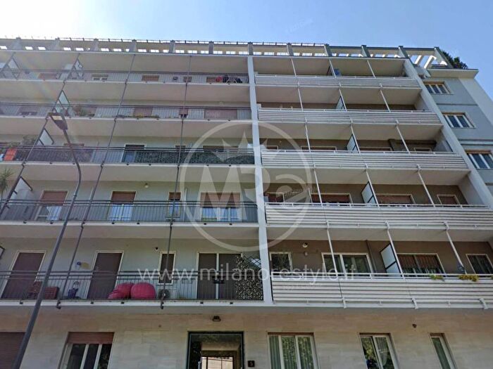 Appartamento trilocale in affitto in Via Tolentino, Cenisio, Milano