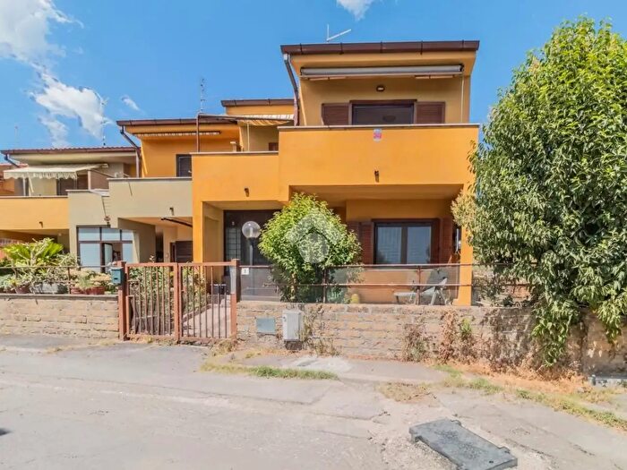 Casa quadrilocale in vendita in Via O Carlandi, Manziana